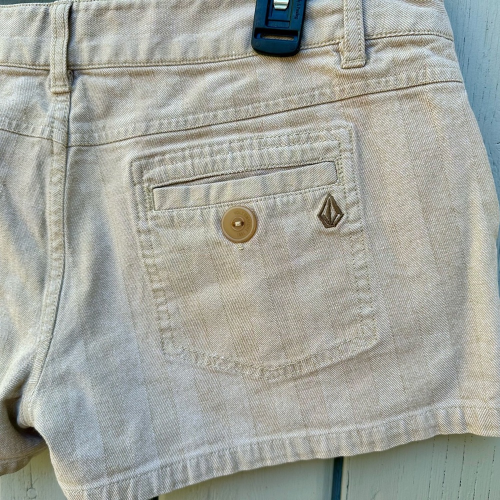 Volcom Women's Beige Cargo Shorts - Picture 3 of 4